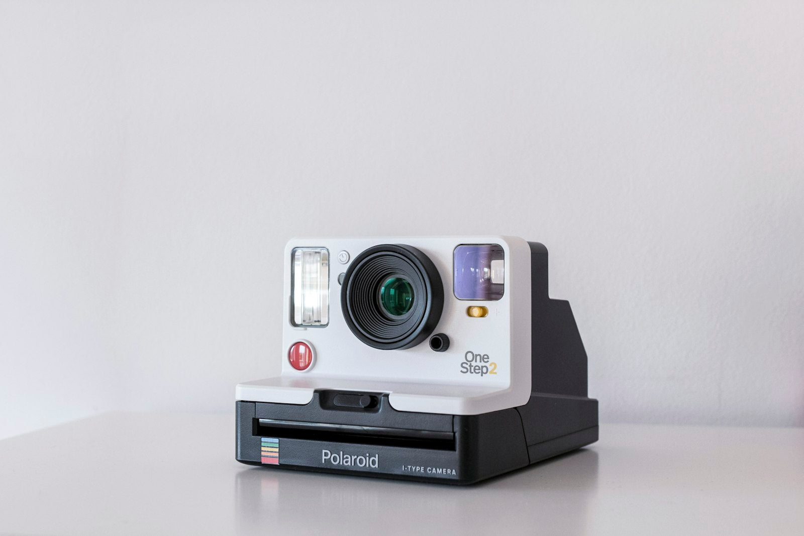 Instant film camera